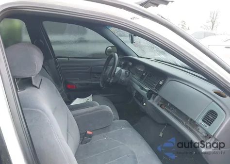 2001 Ford Crown Victoria Police Interceptor z USA, uszkodzony, nr VIN 2FAFP71W61X168414